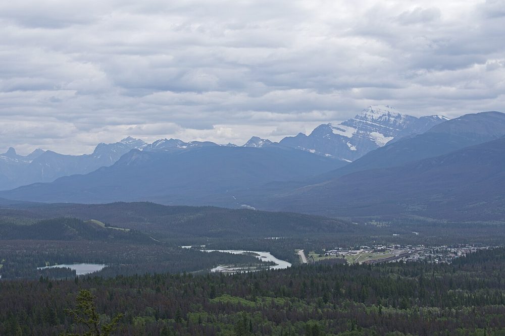 Jasper from the trail above Pyramid Lake